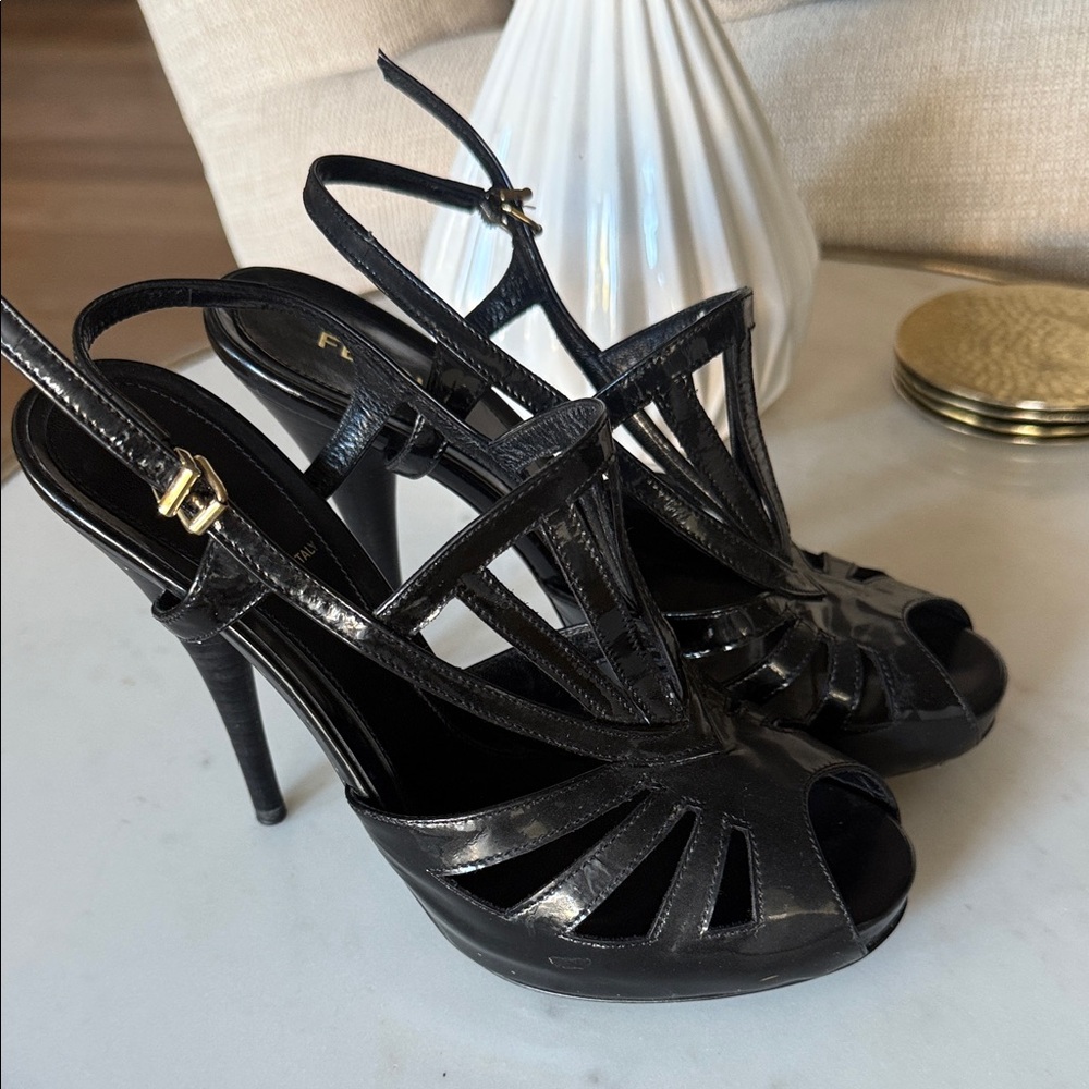 FENDI Elegant Black Strappy Heels